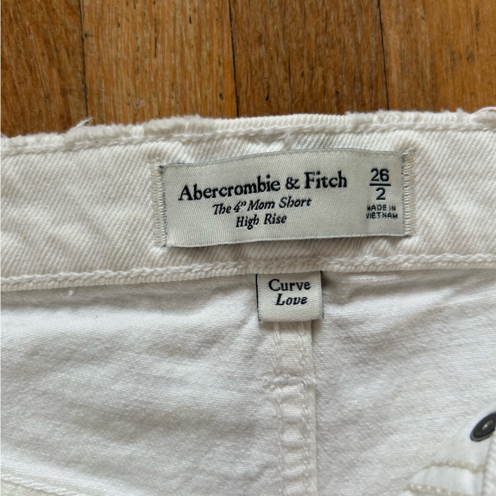Abercrombie 4” Mom Shorts size 26 curve love - Picture 3 of 3